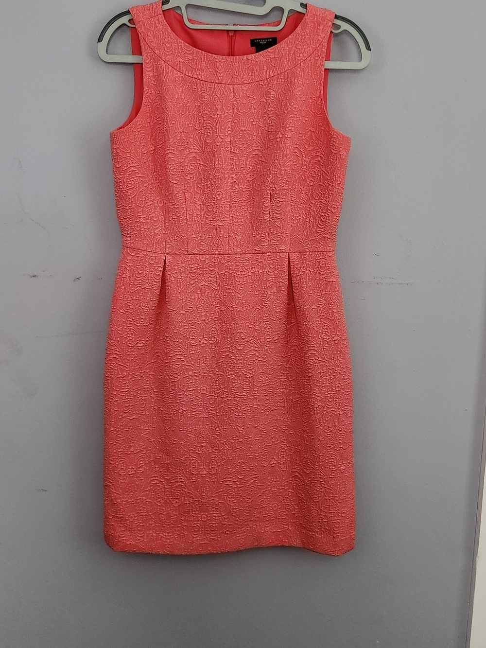 Ann Taylor Coral Textured Sleeveless Sheath Dress